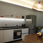 Casa Moderna Nel Centro Di アパート イーモラ