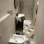 Casa Moderna Nel Centro Di * イーモラ