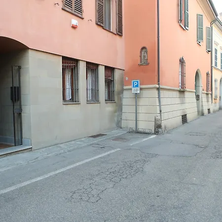 Casa Moderna Nel Centro Di *