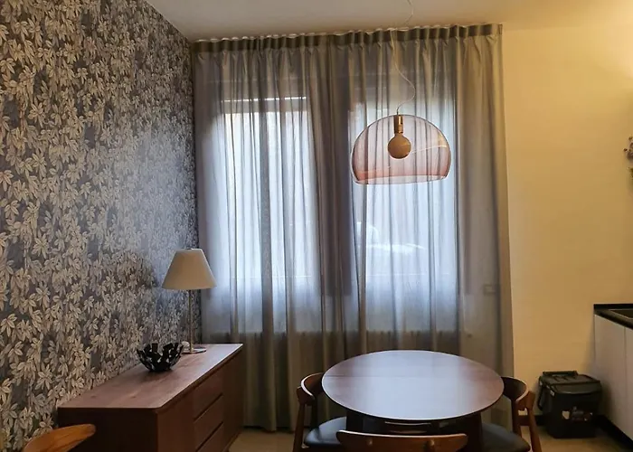 Casa Moderna Nel Centro Di Apartman Imola